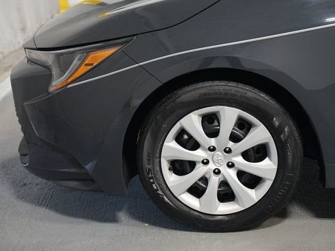Certified 2023 Toyota Corolla LE image 5