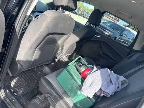 Used 2017 Ford Escape SE AWD/4WD image 18