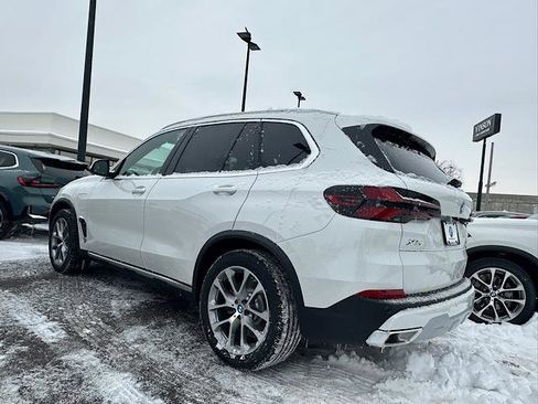 New 2026 BMW X5 xDrive50e image 3