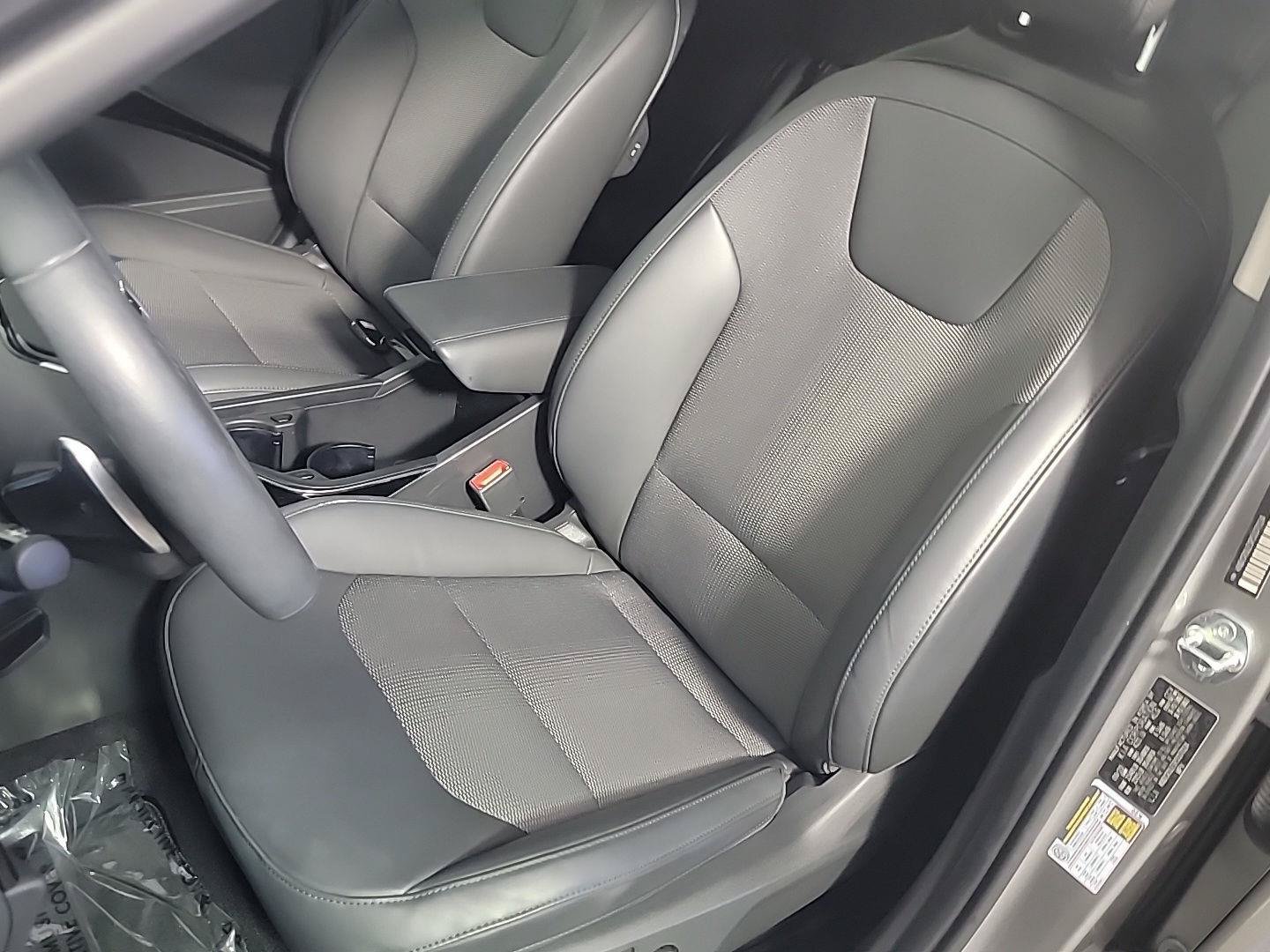 Certified 2024 Kia Niro EX FWD image 15
