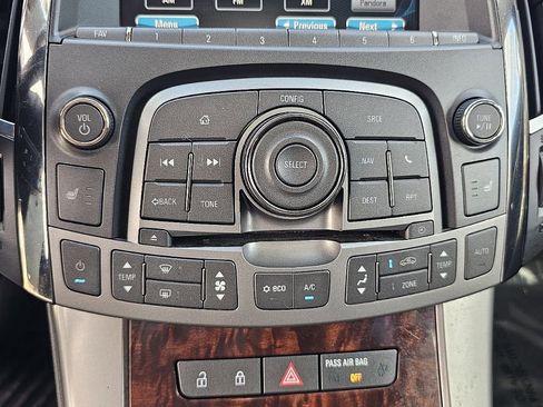 Used 2013 Buick LaCrosse Leather w/ Entertainment Package image 29