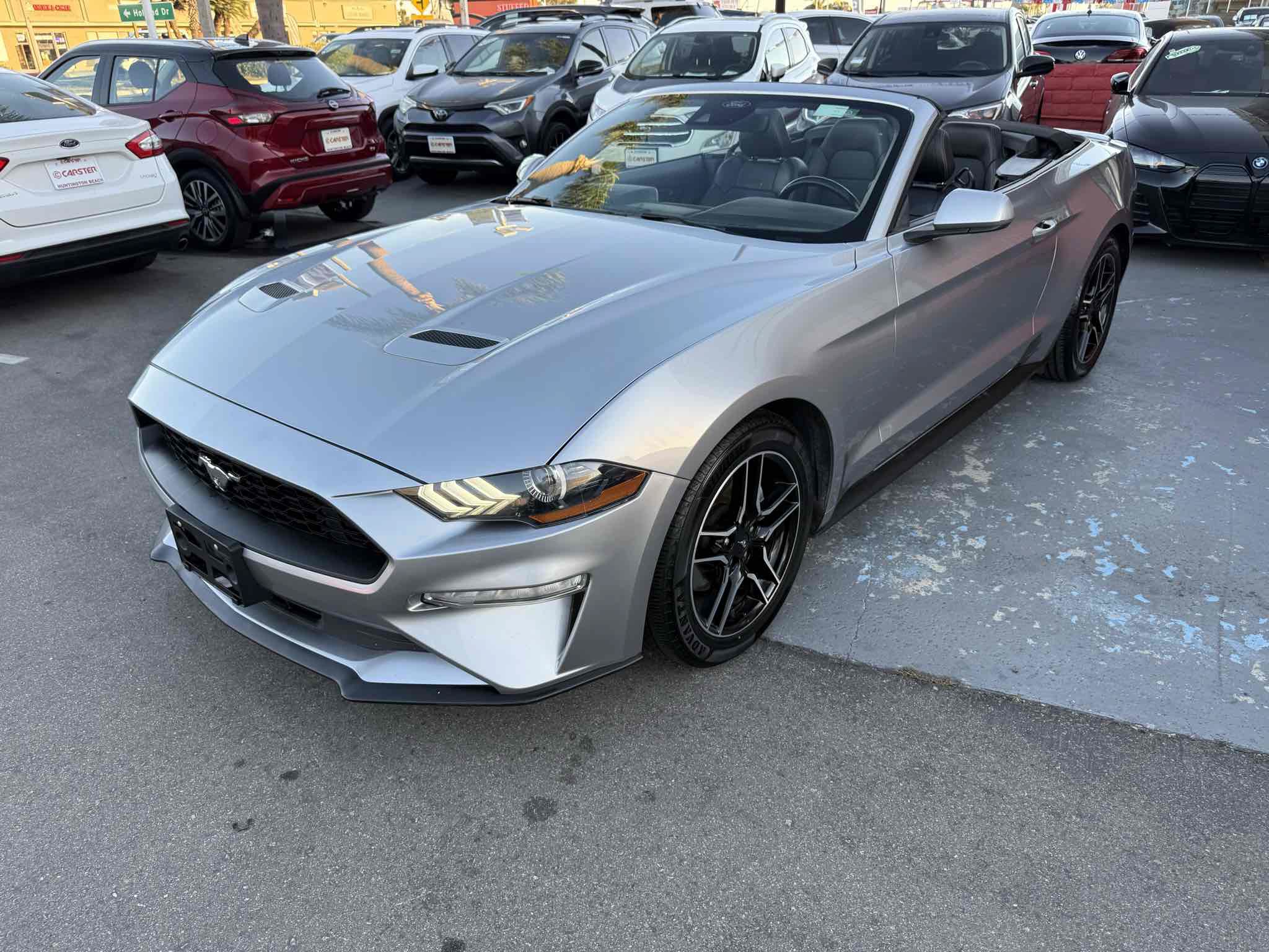 Used 2023 Ford Mustang Premium RWD image 3