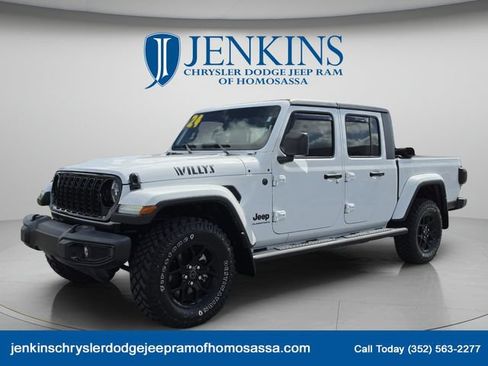 Used 2024 Jeep Gladiator Sport AWD/4WD image 10