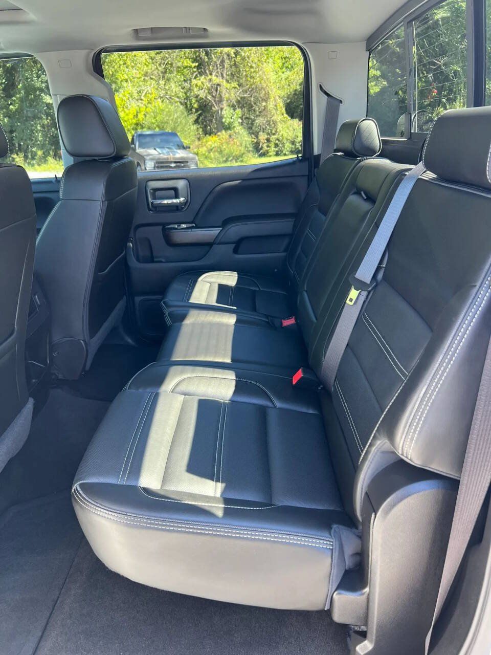 Used 2017 GMC Sierra 2500 Denali w/ Duramax Plus Package AWD/4WD image 21