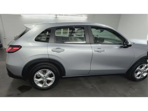 Used 2024 Honda HR-V LX image 9