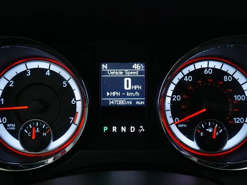 Used 2016 Dodge Grand Caravan SXT w/ Rear Park Assist Package FWD image 35