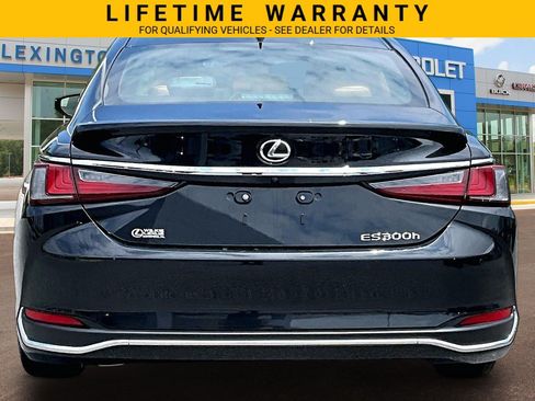 Used 2024 Lexus ES 300h Ultra Luxury w/ Accessory Package (Z2) FWD image 4