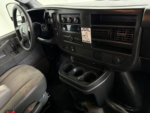 Used 2017 GMC Savana 2500 image 64