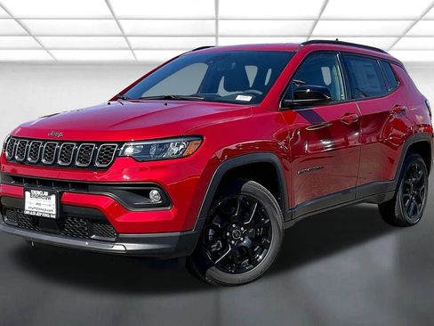 New 2025 Jeep Compass Latitude w/ Altitude Special Edition image 2