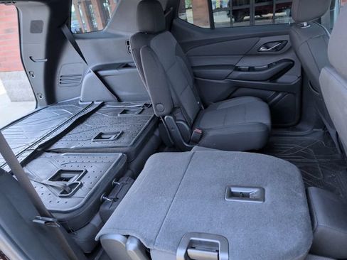 Used 2023 Chevrolet Traverse LT FWD image 29