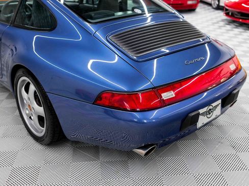 Used 1997 Porsche 911 Carrera RWD image 25