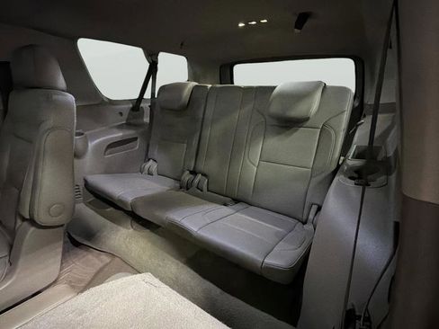 Used 2017 Chevrolet Suburban Premier image 34