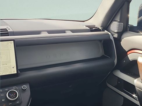 Used 2023 Land Rover Defender 130 First Edition image 23