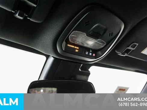 Used 2025 Buick Envista Preferred image 57