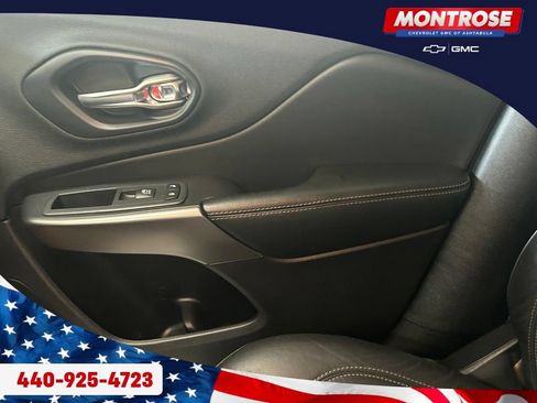 Used 2020 Jeep Cherokee Limited AWD/4WD image 12