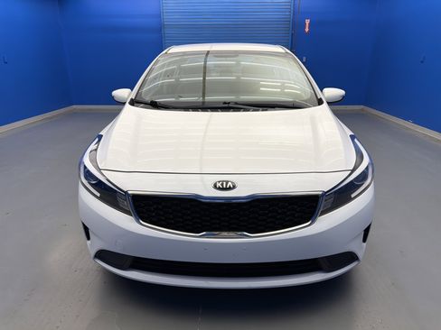 Used 2018 Kia Forte LX FWD image 3