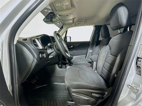 Used 2021 Jeep Renegade Latitude image 17