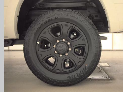 Used 2018 RAM 2500 Laramie w/ Sport Appearance Group AWD/4WD image 4