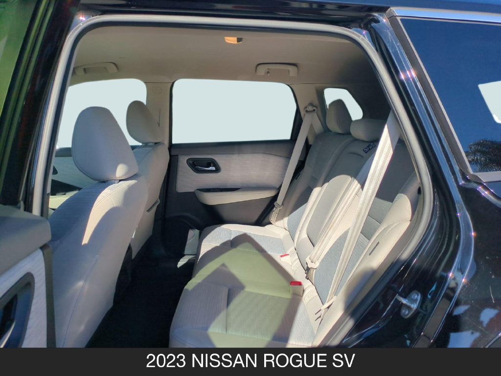 Used 2023 Nissan Rogue SV FWD image 16