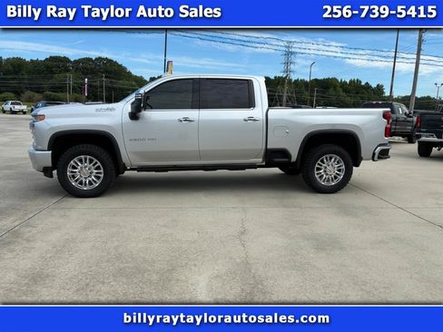 Used 2022 Chevrolet Silverado 2500 High Country w/ Z71 Off-Road Package AWD/4WD image 1