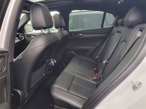 Used 2023 Alfa Romeo Stelvio Ti image 10
