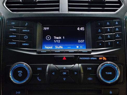 Used 2016 Ford Explorer XLT AWD/4WD image 21