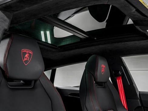 Used 2024 Lamborghini Urus S AWD/4WD image 42