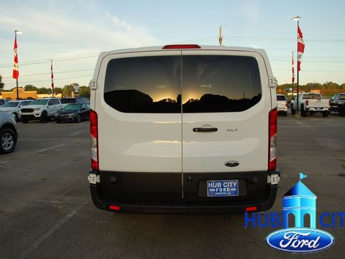Used 2024 Ford Transit 350 XLT RWD image 4