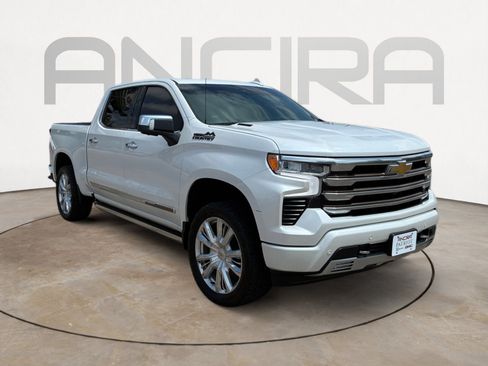 Used 2022 Chevrolet Silverado 1500 High Country w/ High Country Premium Package AWD/4WD image 4