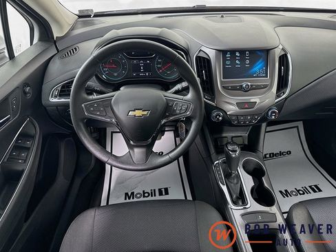 Used 2018 Chevrolet Cruze LT image 19