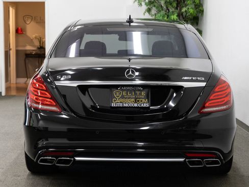 Used 2015 Mercedes-Benz S 63 AMG 4MATIC Sedan w/ Driver Assistance Package image 4