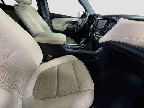 Used 2023 Chevrolet Traverse LS FWD image 30