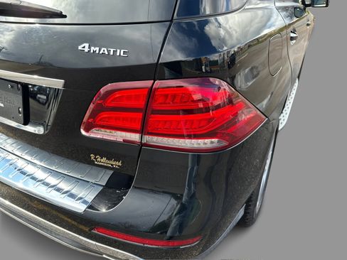 Used 2019 Mercedes-Benz GLE 400 4MATIC w/ Premium 2 Package image 42