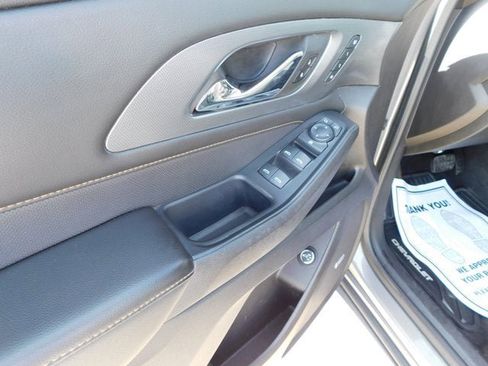 Used 2018 Chevrolet Traverse Premier w/ Driver Confidence II Package image 15