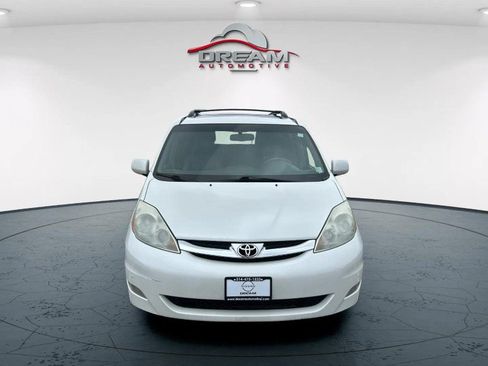 Used 2010 Toyota Sienna XLE Limited AWD/4WD image 2