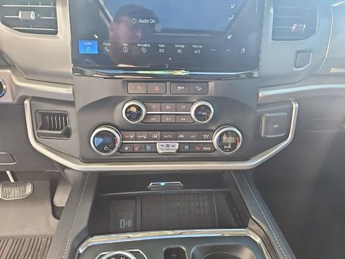 Used 2024 Ford Expedition XLT AWD/4WD image 20