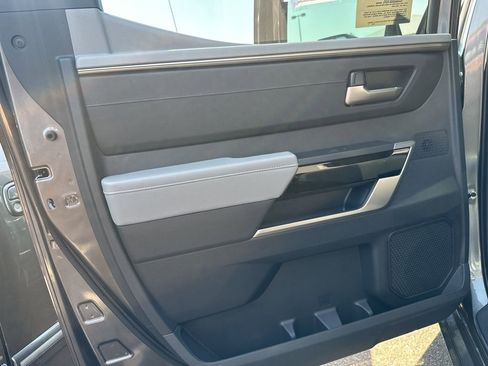 Used 2025 Toyota Tundra Limited image 25