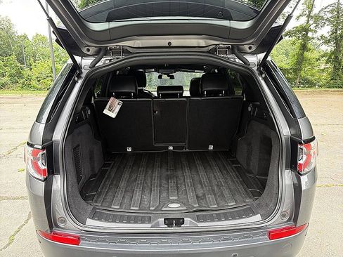 Used 2019 Land Rover Discovery Sport SE AWD/4WD image 22