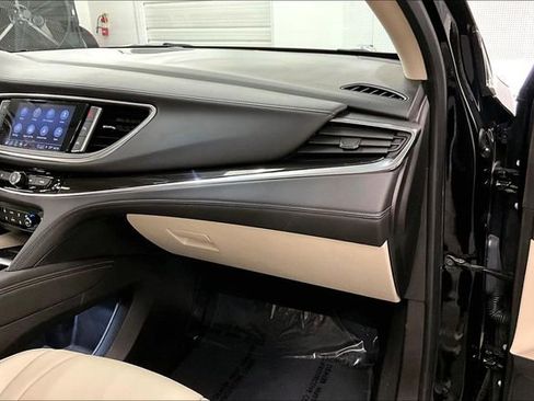 Used 2023 Buick Enclave Essence image 16