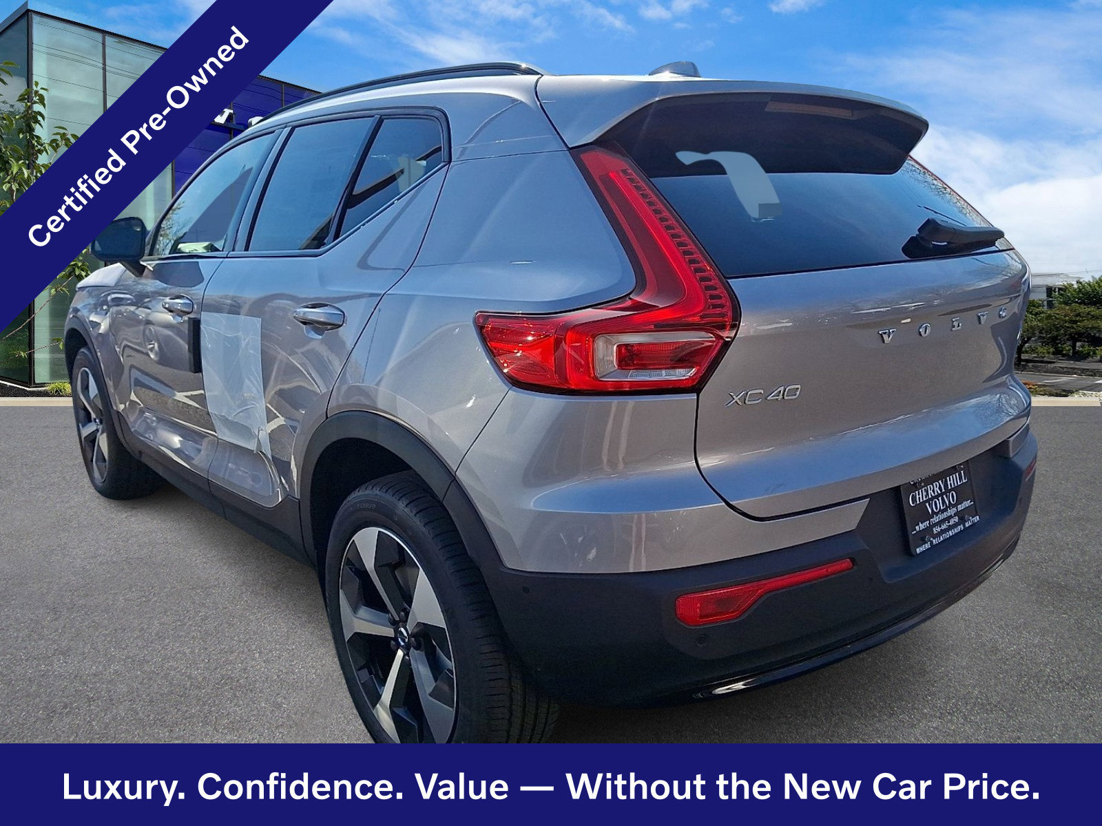 Certified 2026 Volvo XC40 B5 Plus w/ Climate Package AWD/4WD image 3