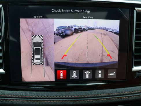 New 2026 Chrysler Pacifica Pinnacle w/ Trailer Tow Group FWD image 21