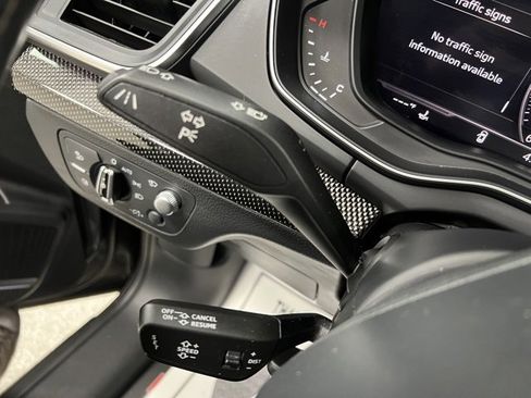 Used 2018 Audi SQ5 Prestige w/ Prestige Package image 31