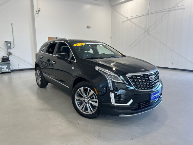 Certified 2025 Cadillac XT5 Premium Luxury w/ Technology Package AWD/4WD image 4