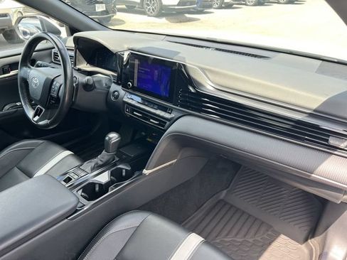 Used 2025 Toyota Camry SE FWD image 29