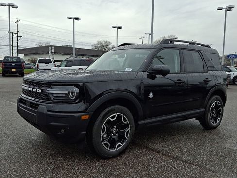 New 2025 Ford Bronco Sport Outer Banks w/ Outer Banks Tech Package+ AWD/4WD image 3