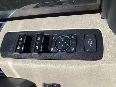 Used 2021 Ford F350 Limited image 29