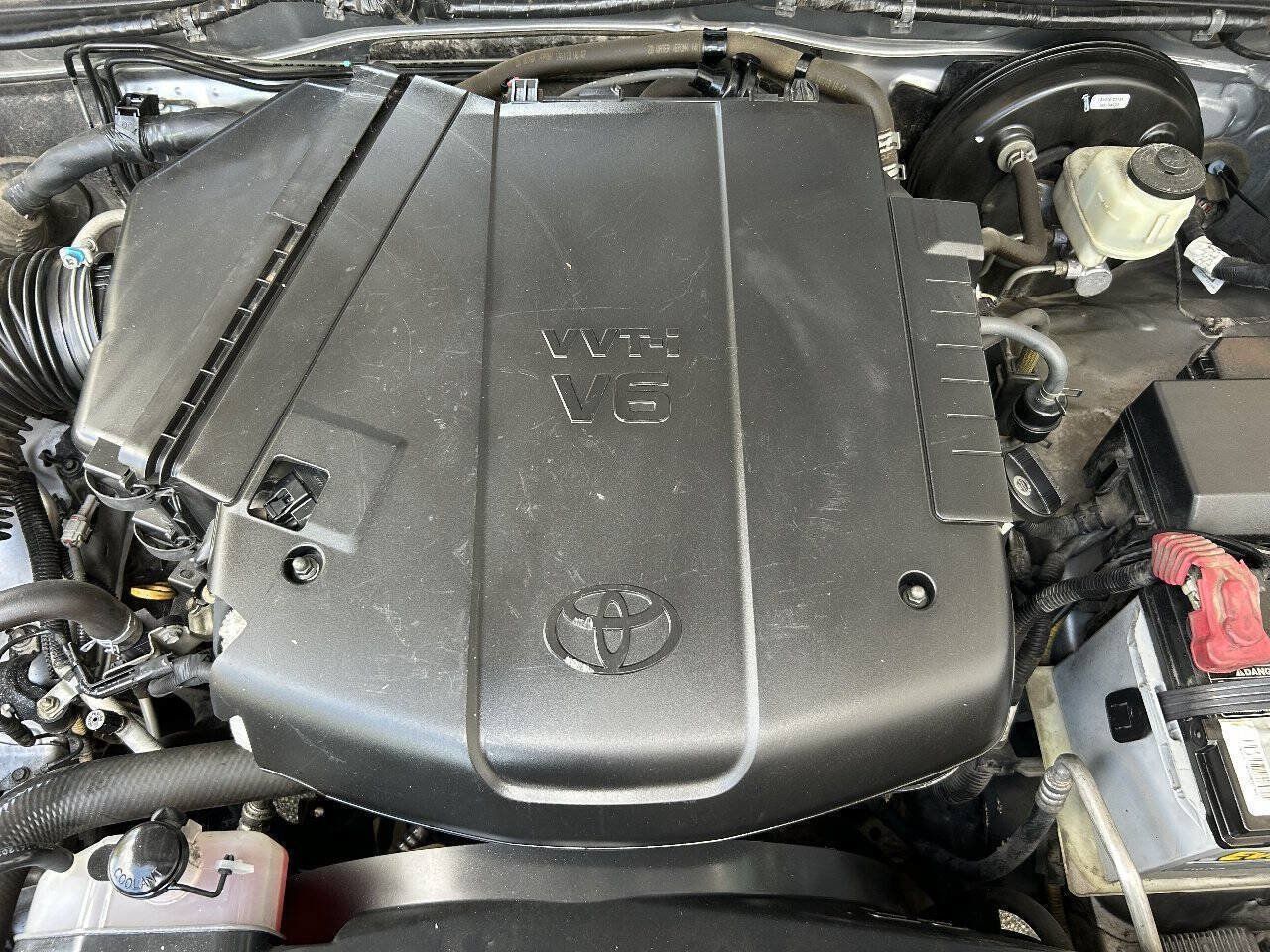 Used 2015 Toyota Tacoma PreRunner w/ SR5 Package RWD image 13