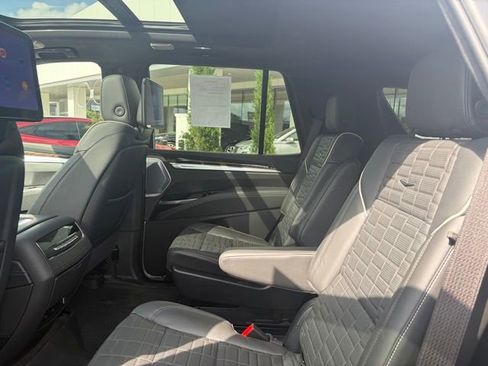 Certified 2025 Cadillac Escalade Sport Platinum AWD/4WD image 14