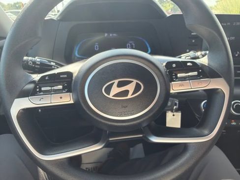 Certified 2026 Hyundai Elantra SE FWD image 15