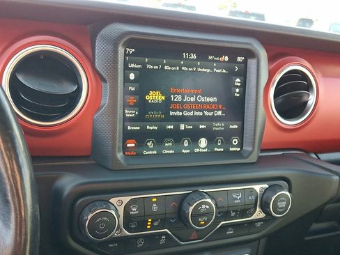 Certified 2022 Jeep Gladiator Rubicon w/ Cold Weather Group image 28